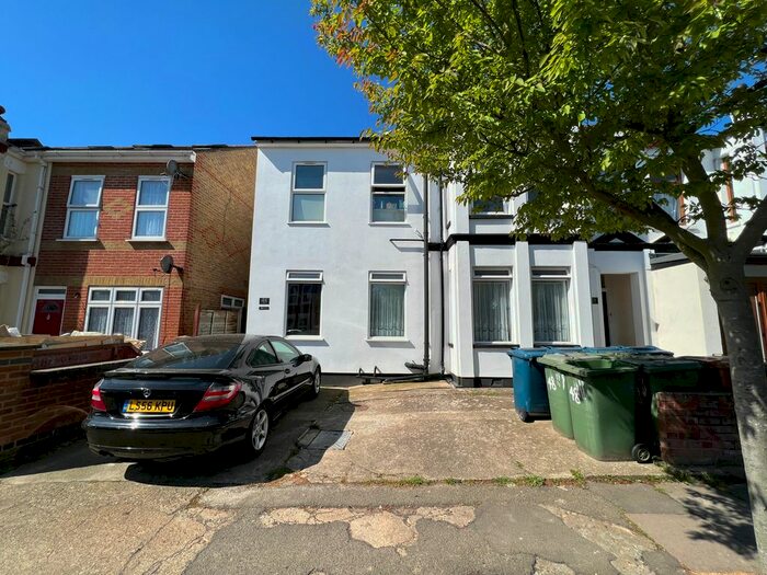 2 Bedroom Flat To Rent In Spencer Road, Wealdstone, Harrow, HA3