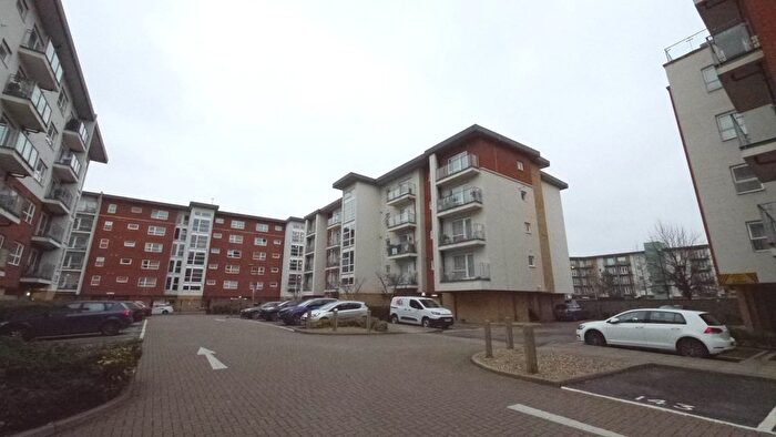 2 Bedroom Flat To Rent In Clarkson Court, Hatfield, AL10