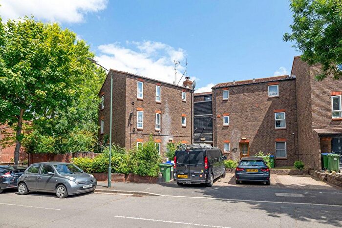 1 Bedroom Flat To Rent In Glimpsing Green, Erith, DA18