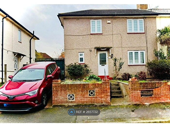 3 Bedroom Semi-Detached House To Rent In Mount Road, London, DA1
