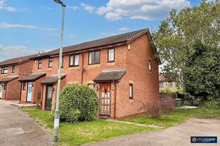 2 Bedroom End Terrace House For Sale In Kenilworth Drive, Weavers Green, Nuneaton, CV11