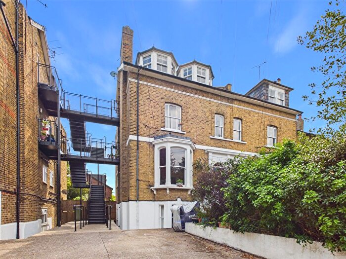 2 Bedroom Flat To Rent In Amyand Park Road, St Margarets, TW1