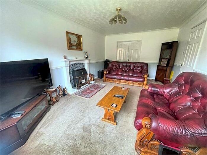 4 Bedroom Detached House For Sale In Warrilow Close, Worle, Weston Super Mare, BS22