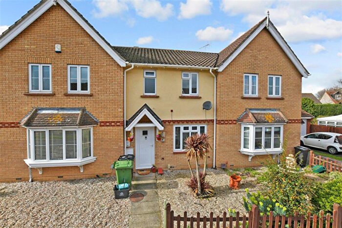 3 Bedroom Terraced House For Sale In Carlyle Gardens, Wickford, Essex, SS12