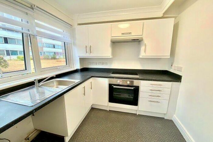 1 Bedroom Flat To Rent In Queenswood Gardens, London, E11