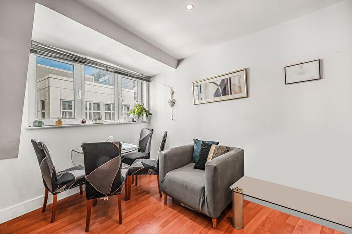 1 Bedroom Flat For Sale In Pepys Street, Tower, EC3N