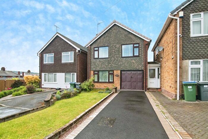 3 Bedroom Semi-Detached House For Sale In Mottram Close, West Bromwich, B70