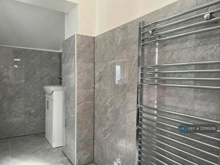 3 Bedroom End Of Terrace House To Rent In Springfield Road, Gillingham, ME7