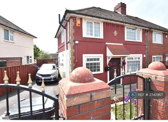 4 Bedroom Semi Detached House To Rent In Ullswater Crescent, Leeds, LS15
