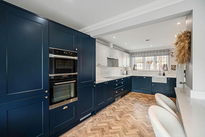 4 Bedroom Detached House For Sale In The Sandpipers, Gravesend, DA12