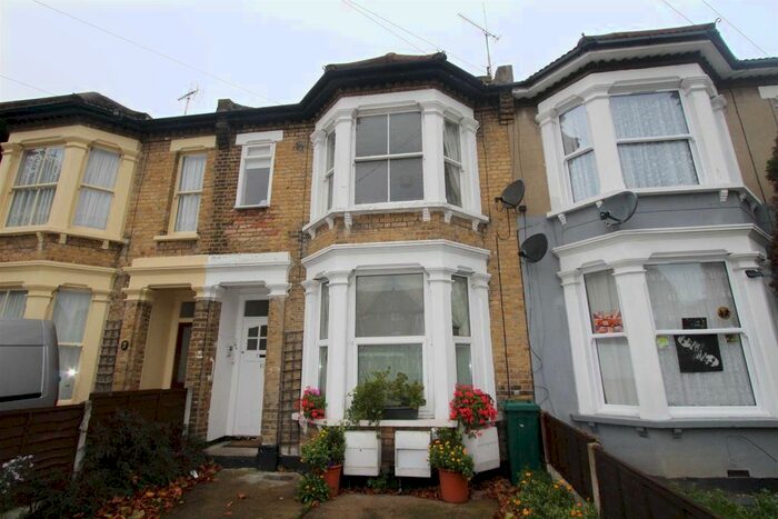 1 Bedroom Flat To Rent In Cromer Road, Southend On Sea, SS1