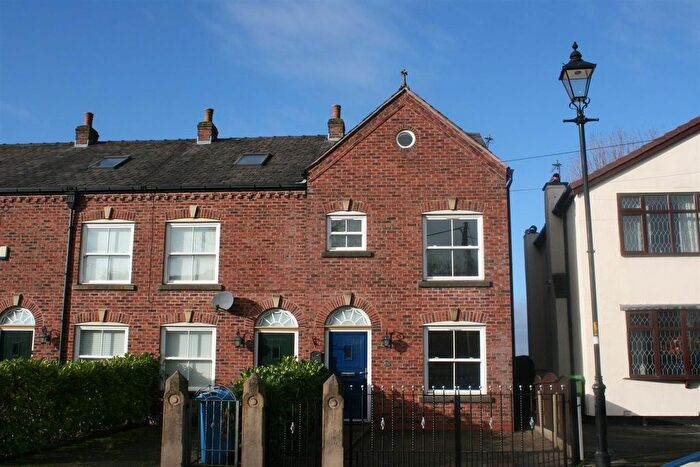 3 Bedroom Town House To Rent In Medlock Road, Failsworth, Manchester, M35