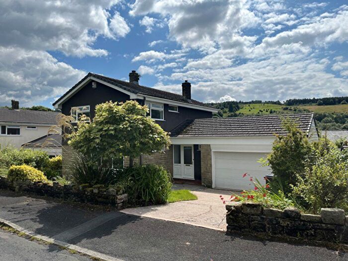 4 Bedroom Detached House To Rent In Nudger Green Dobcross, OL3