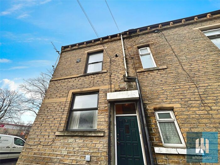 4 Bedroom Terraced House For Sale In Hebble Street, Fartown, Huddersfield, HD1