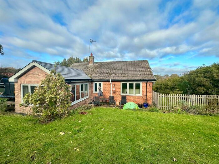 2 Bedroom Detached Bungalow For Sale In Meadow Lane, Blidworth, Mansfield, NG21