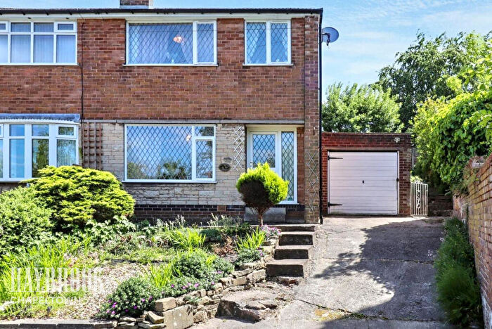 3 Bedroom Semi-Detached House For Sale In Staindrop View, Chapeltown, S35