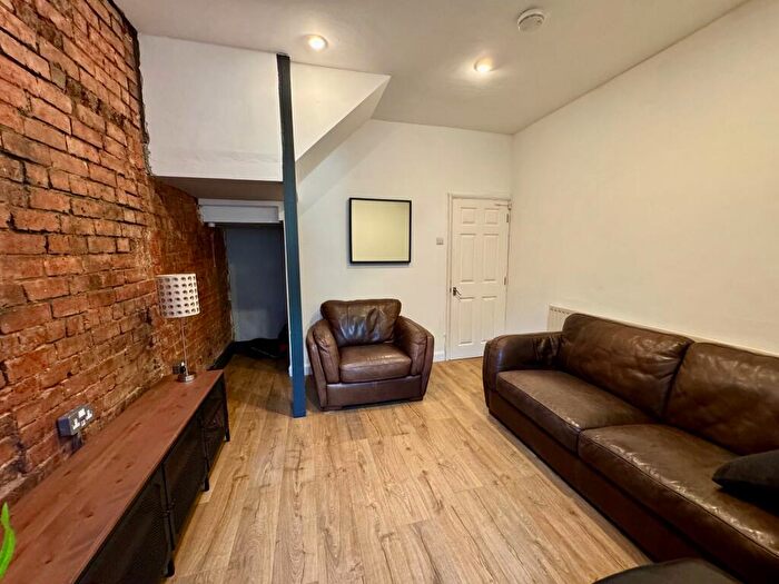 5 Bedroom House To Rent In Tiverton Road, Selly Oak, B29