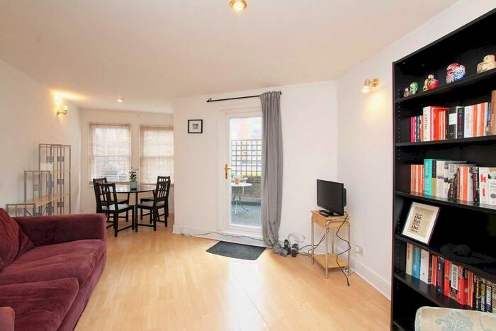 2 Bedroom Flat To Rent In Queenstown Road, London, SW8