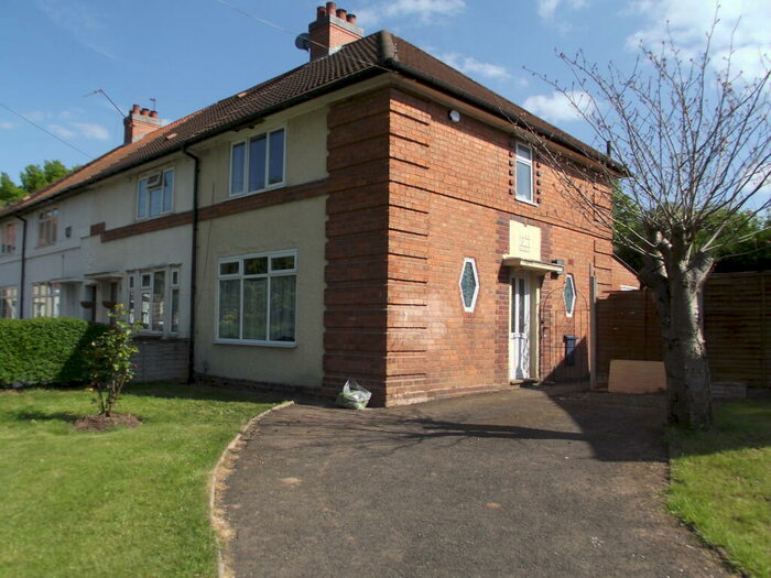 3 Bedroom Semi-Detached House To Rent In Trescott Road, Northfield, B31