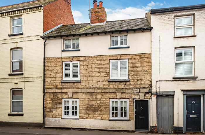 4 Bedroom Terraced House For Sale In Watling Street West, Towcester, Northamptonshire, NN12