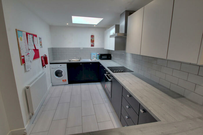 5 Bedroom Apartment To Rent In Braunstone Gate, Leicester, LE3