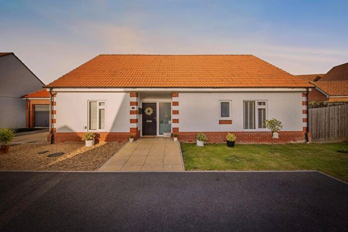 3 Bedroom Detached Bungalow For Sale In Elm Farm Drive, Clacton-On-Sea, CO16