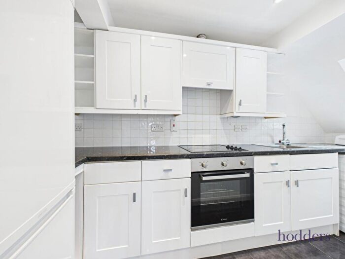 2 Bedroom Apartment To Rent In Surrey, KT16
