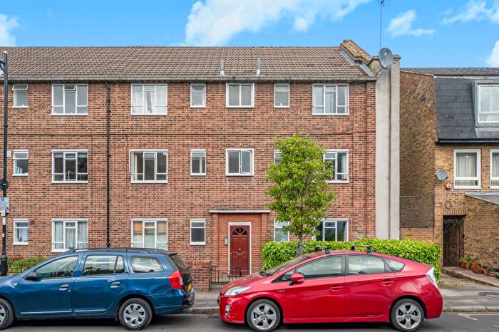 1 Bedroom Flat For Sale In Dovey Lodge, Bewdley Street, N1