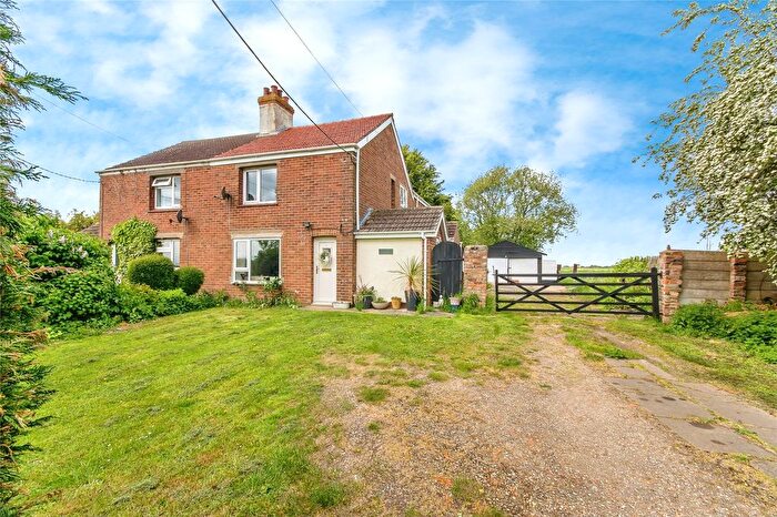 3 Bedroom Semi Detached House For Sale In Asperton Road, Boston, Lincolnshire, PE20