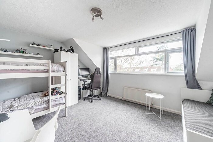 2 Bedroom Maisonette To Rent In Cherrycroft Gardens, Pinner, HA5