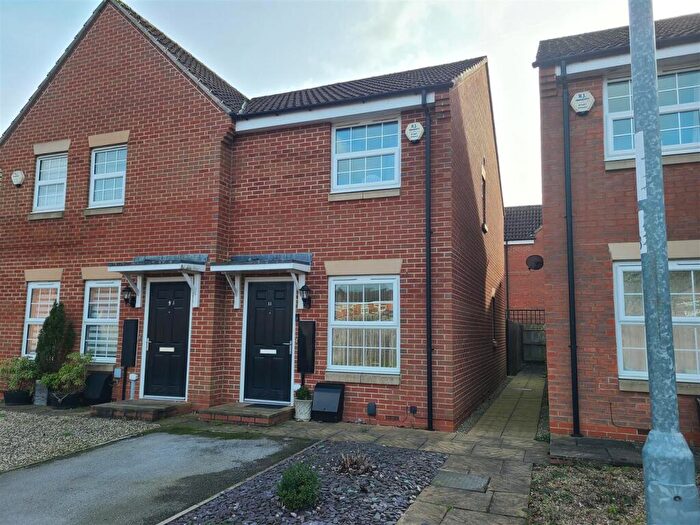 2 Bedroom Town House To Rent In Sherburn Mews, Howden, DN14
