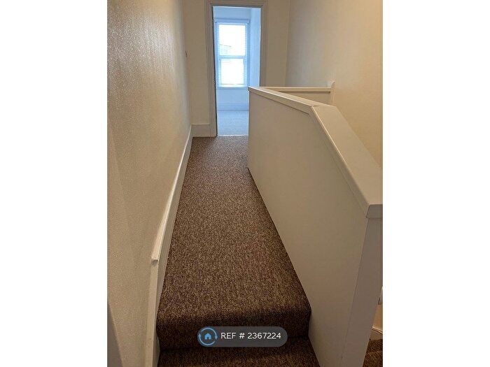 1 Bedroom Flat To Rent In Ashdown Road, Worthing, BN11