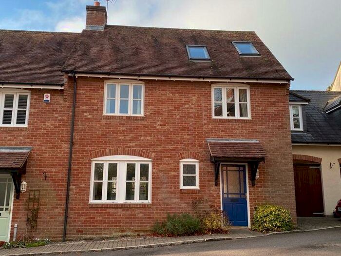 3 Bedroom Town House To Rent In Meonstoke, Nr Petersfield / Winchester, Hampshire, SO32
