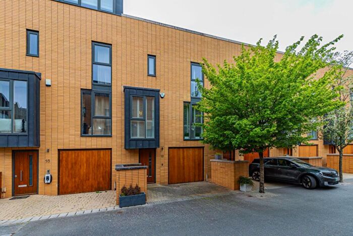 4 Bedroom Town House For Sale In Francis Street, Cardiff, CF11