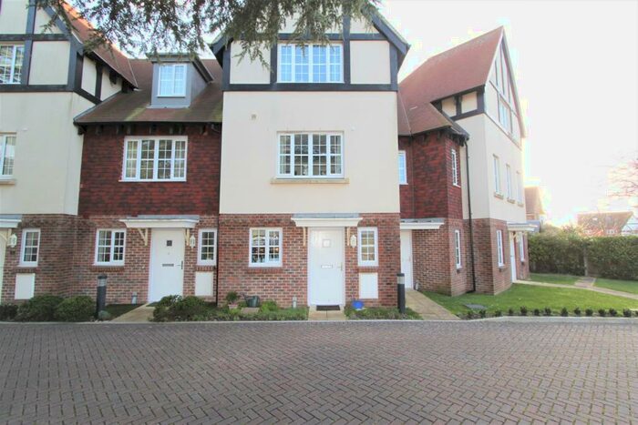 4 Bedroom House To Rent In West Avenue, Worthing, BN11