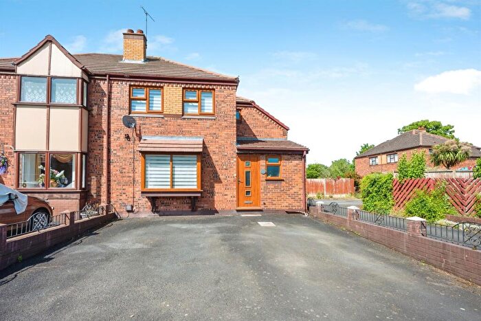 3 Bedroom Semi-Detached House For Sale In Wivelden Avenue, Stourport-On-Severn, DY13