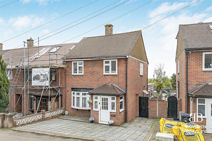 3 Bedroom End Terrace House For Sale In Verderers Road, Chigwell, IG7