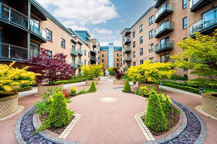 2 Bedroom Flat For Sale In Epsom Road, Guildford, GU1