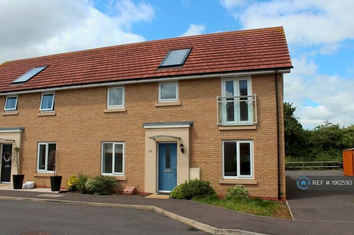 4 Bedroom Semi-Detached House To Rent In Carey Close, Ely, CB7