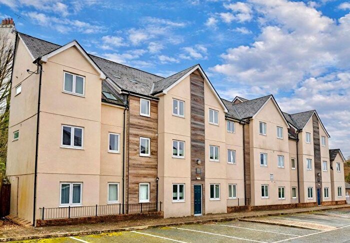 2 Bedroom Flat For Sale In Apsley Court, Siding Road, Mutley, Plymouth. Stylish Two-bed Flat With Parking, Juliet Balcony And Prime City Location, PL4