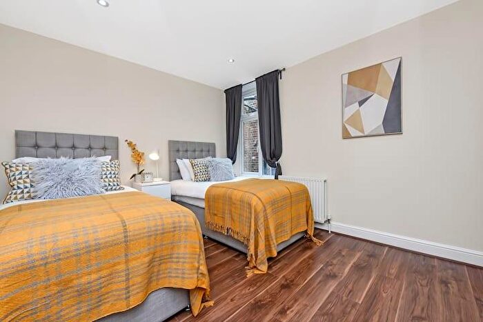 2 Bedroom Serviced Apartments To Rent In Stamford Hill, London, N16