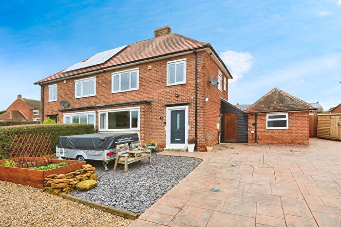 3 Bedroom Semi-detached House For Sale In Long Lane, Carlton-In-Lindrick, Worksop, S81