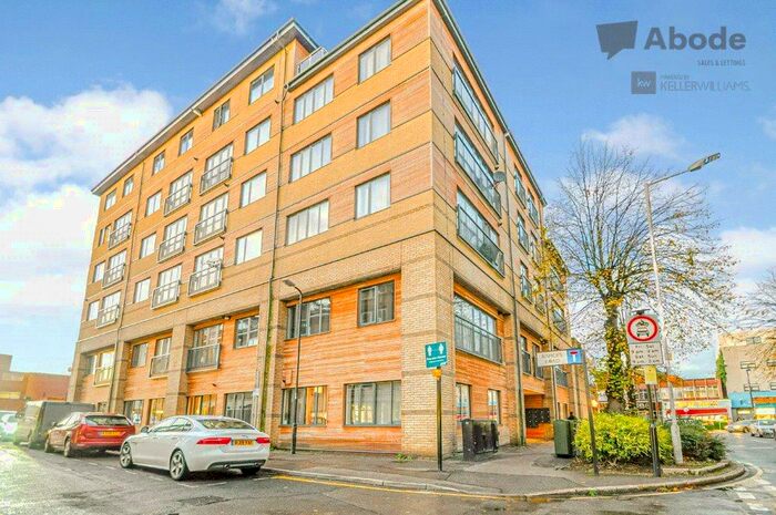 Studio To Rent In Pechiney House, The Grove, Slough, Berkshire, SL1