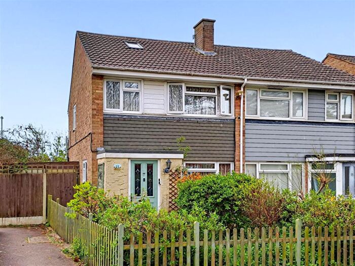 3 Bedroom Semi-Detached House For Sale In Kirdford Close, Rustington, BN16