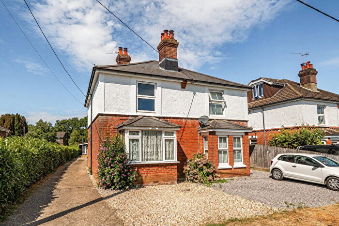 3 Bedroom Semi-Detached House For Sale In Marls Road, Botley, Southampton, SO30