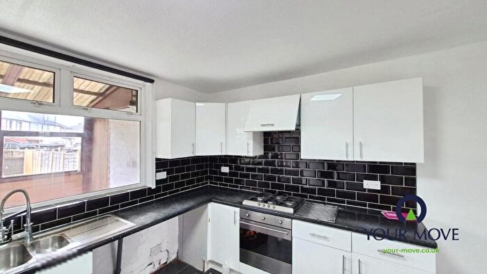 3 Bedroom End Of Terrace House To Rent In Wyken Grange Road, Coventry, West Midlands, CV2