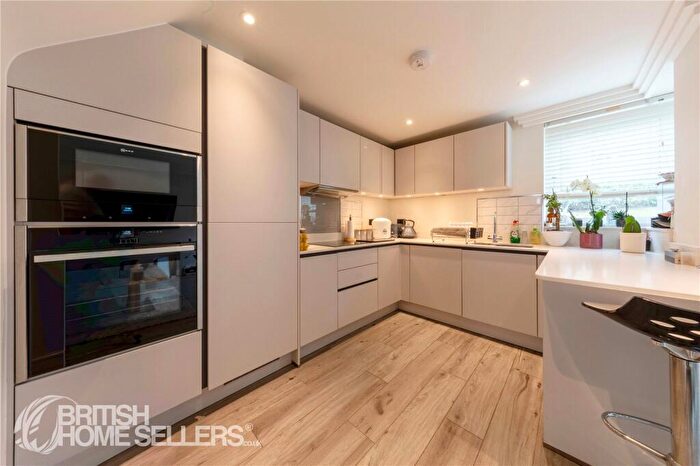 1 Bedroom Terraced House For Sale In South Norwood Hill, London, SE25