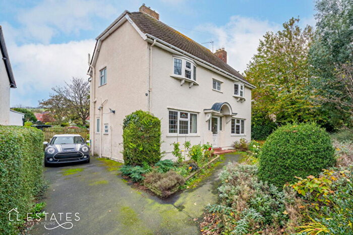 4 Bedroom Detached House For Sale In West Avenue, Prestatyn, LL19