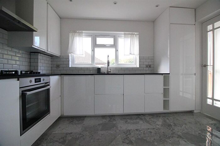 2 Bedroom Flat To Rent In Greystoke Gardens, London, W5