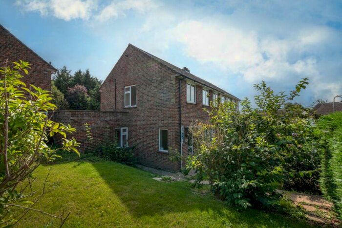 6 Bedroom House To Rent In Kent Avenue, Canterbury, CT1